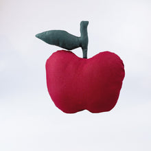 Laden Sie das Bild in den Galerie-Viewer, Dekokissen Apfel &quot;Apple&quot;