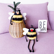 Laden Sie das Bild in den Galerie-Viewer, Biene im Sack „Frisbee“