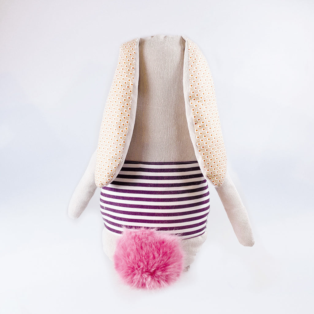 Kuscheltier "Freddy" der Räuberhase