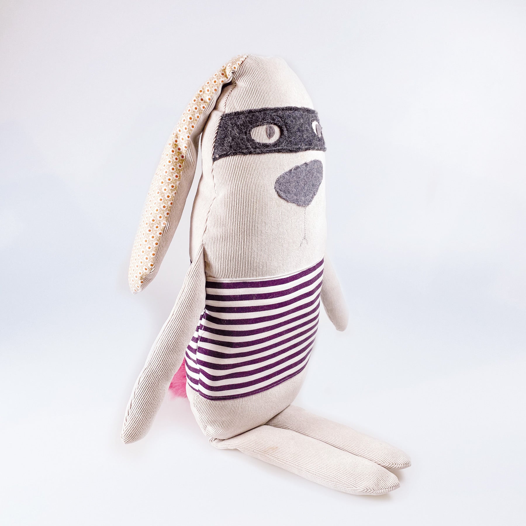 Kuscheltier "Freddy" der Räuberhase