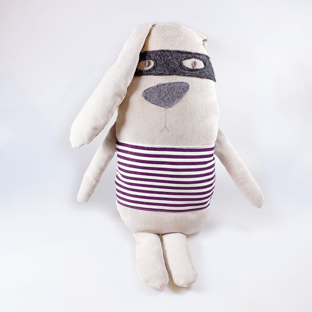 Kuscheltier "Freddy" der Räuberhase