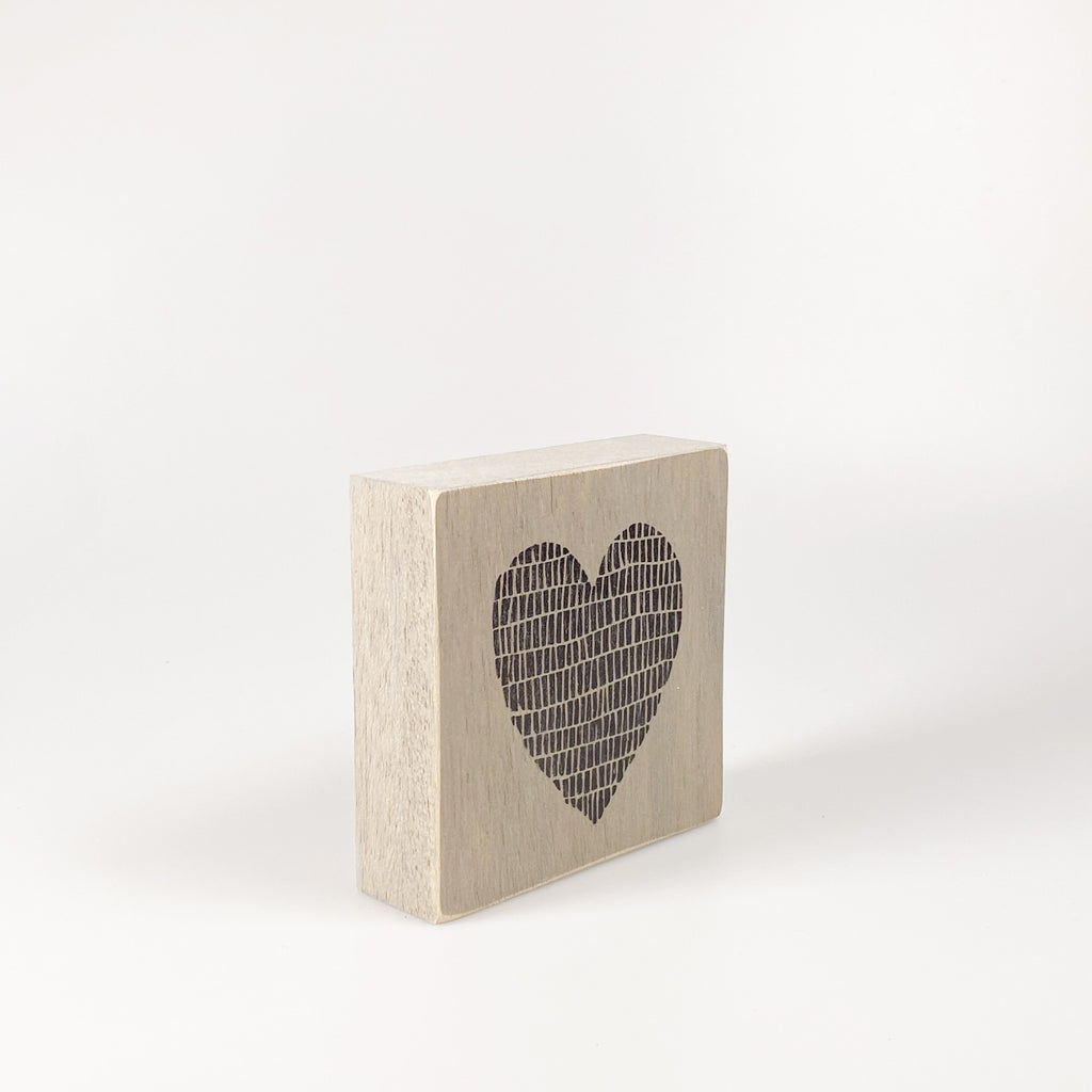 Kleines Holzbild "Herz" braun/grau