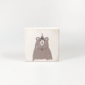 Kleines Holzbild "Bär mit Partyhut" weiß