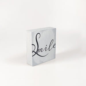 Kleines Holzbild "Smile“ grau