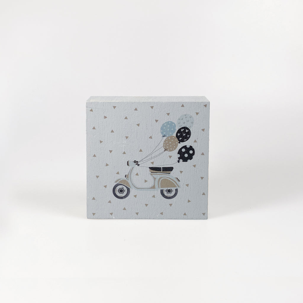 Kleines Holzbild "Vespa“ grau