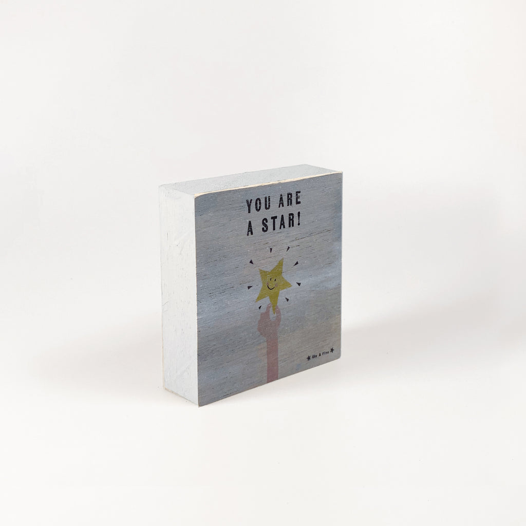 Kleines Holzbild "You are a star“ grau