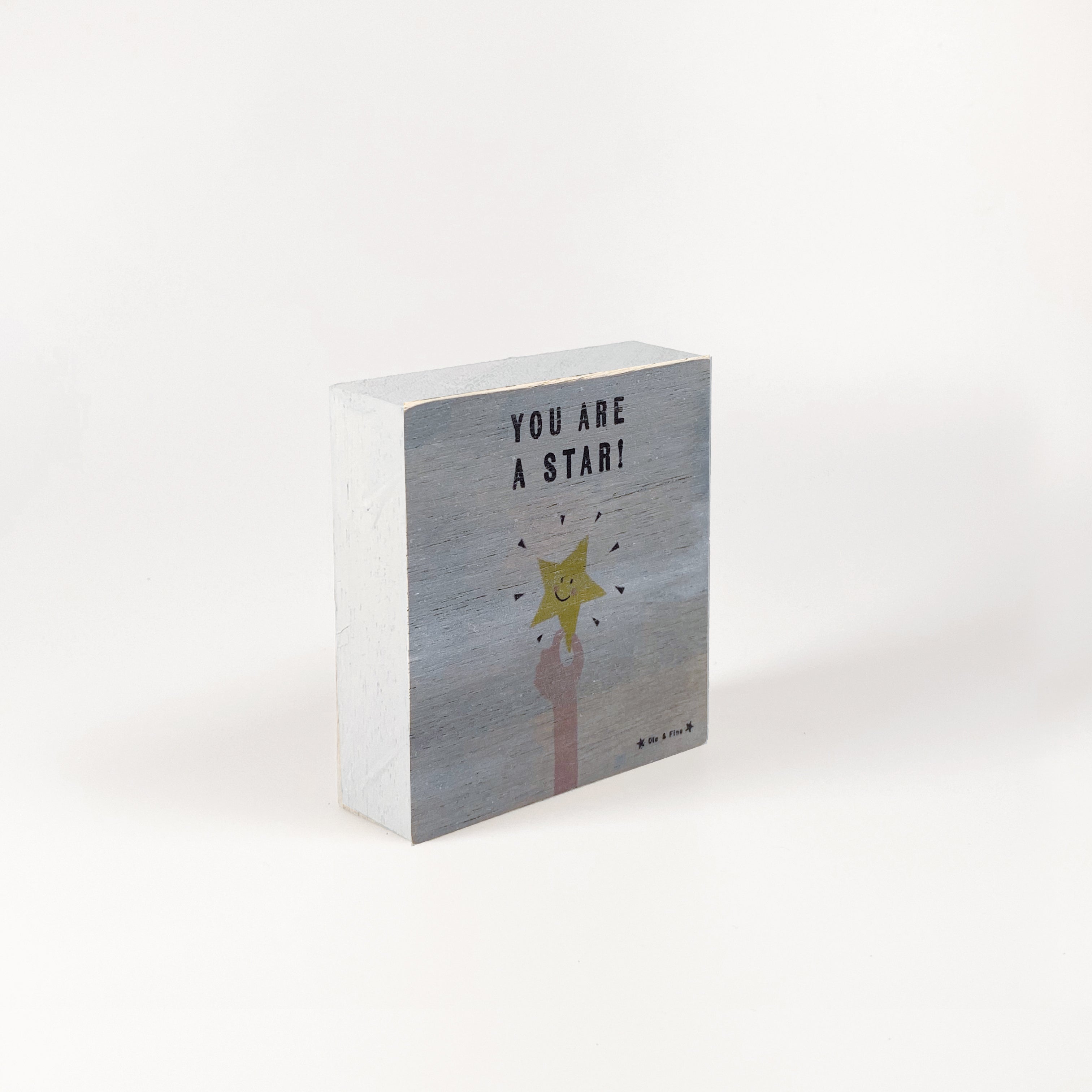 Kleines Holzbild "You are a star“ grau