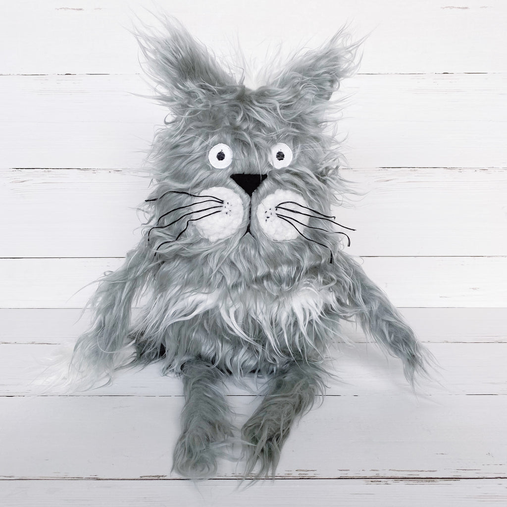 Maine Coon cat “Thies”