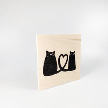 Laden Sie das Bild in den Galerie-Viewer, Holzpostkarte “Katzenpärchen“
